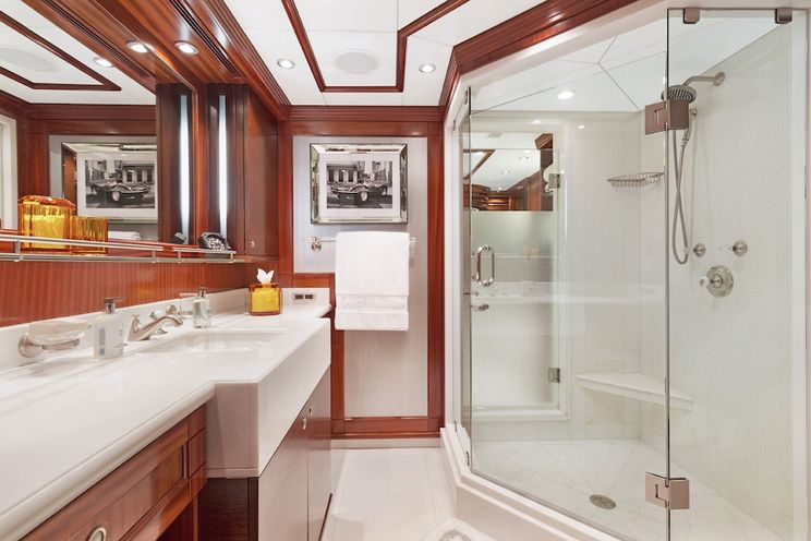 Charter Yacht OCEAN CLUB - Trinity 164 - 5 Cabins - Bahamas - Caribbean - Sardinia - Corsica - Cannes - Antibes