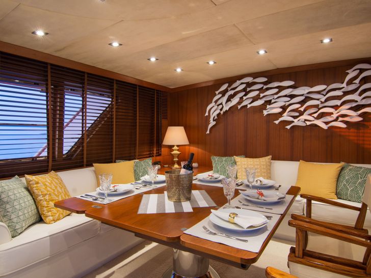 Dining Dining