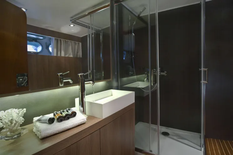 Charter Yacht OCEANE II - CRN Ancona 28m - 4 Cabins - Athens - Mykonos - Rhodes