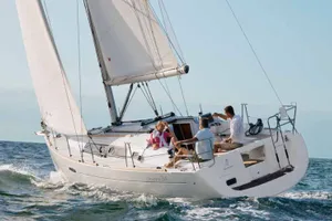 Oceanis 34 - 3 Cabins - Procida - Naples Oceanis 34 - 3 Cabins - Procida - Naples