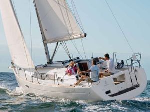 Oceanis 34 - 3 Cabins - Procida - Naples Oceanis 34 - 3 Cabins - Procida - Naples