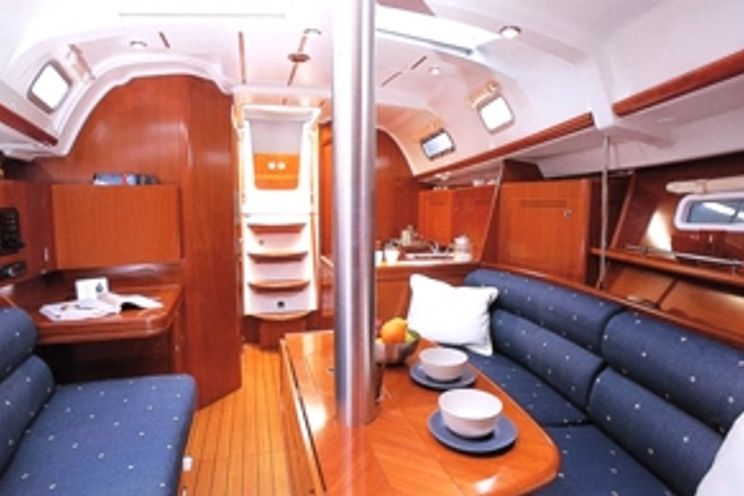 Charter Yacht Oceanis 343 - 3 Cabins - Roses - Costa Brava