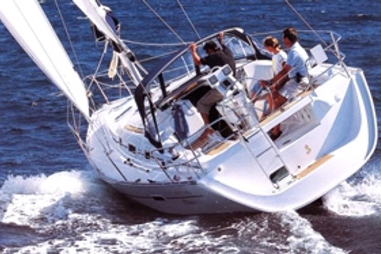 Charter Yacht Oceanis 343 - 3 Cabins - Roses - Costa Brava