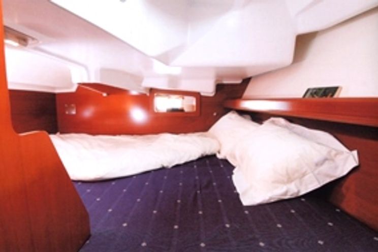 Charter Yacht Oceanis 343 - 3 Cabins - Roses - Costa Brava