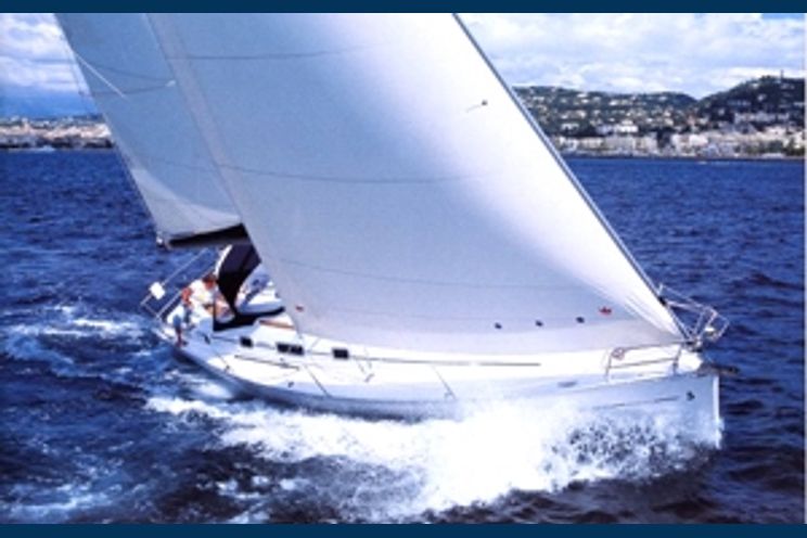 Charter Yacht Oceanis 343 - 3 Cabins - Roses - Costa Brava