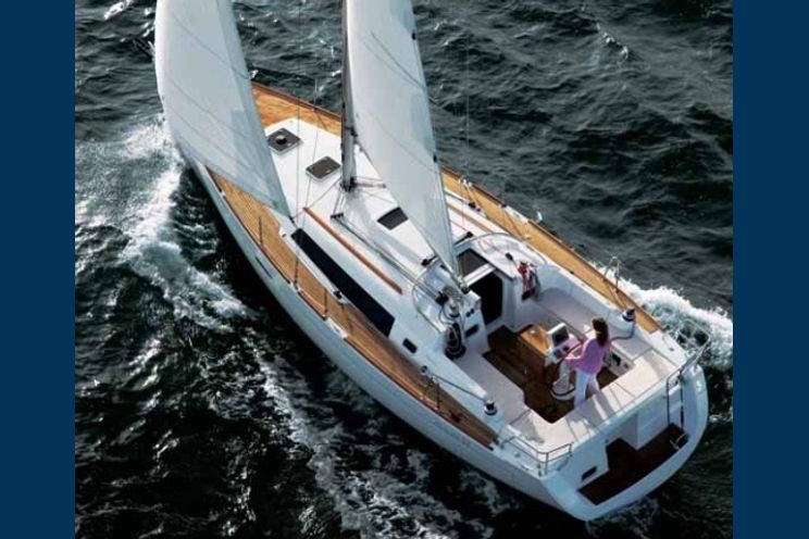 Charter Yacht Oceanis 37 - 3 Cabins - Procida - Naples - Amalfi Coast