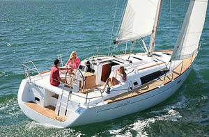 Charter Yacht Oceanis 37 - 3 Cabins - Portisco,Sardinia