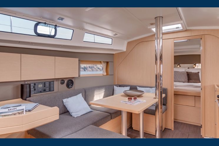 Charter Yacht Oceanis 38 - 3 Cabins - 2015 - Barcelona