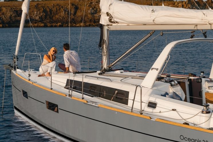 Charter Yacht Oceanis 38 - 3 Cabins - Canngione - Sardinia