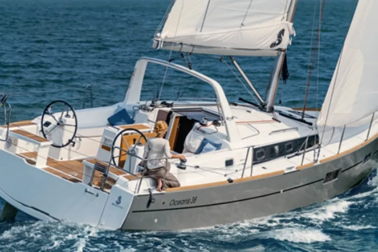 Charter Yacht Oceanis 38 - 3 Cabins - Canngione - Sardinia