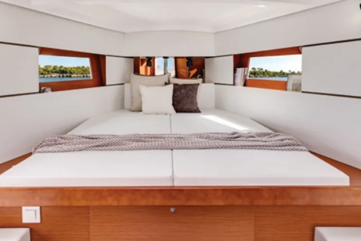 Charter Yacht Oceanis 38 - 3 Cabins - Canngione - Sardinia