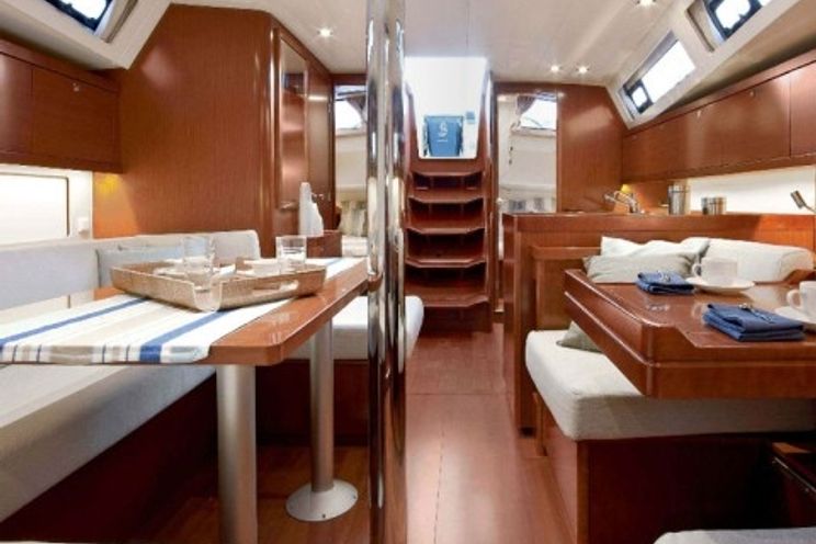 Charter Yacht Oceanis 41 - 3 Cabins - Portisco - Olbia - Porto Cervo