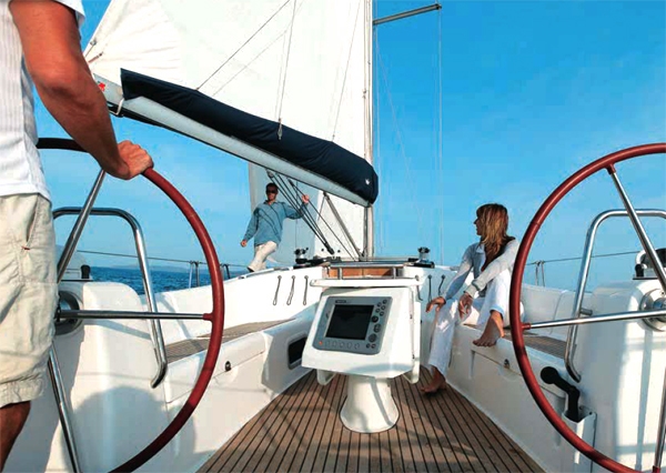 Charter Yacht Oceanis 43 - 4 Cabins - Palamos