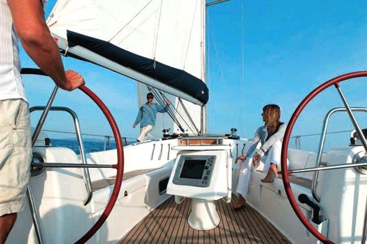 Charter Yacht Oceanis 43 - 4 Cabins - Palamos