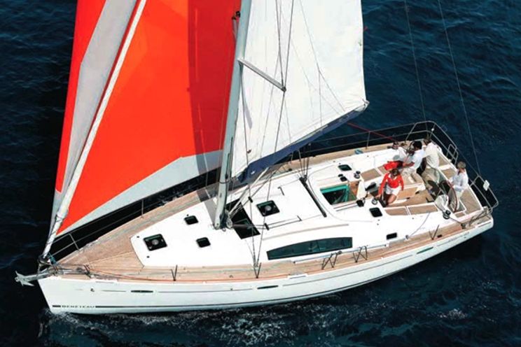 Charter Yacht Oceanis 43 - 4 Cabins - Palamos