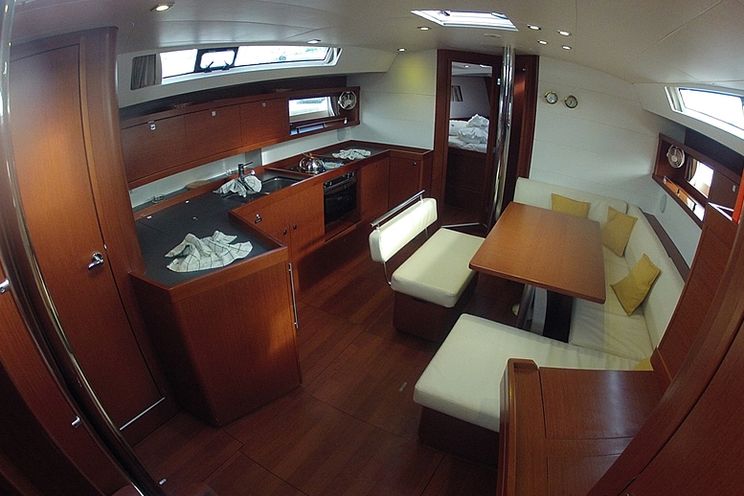 Charter Yacht Beneteau Oceanis 45 - 4 Cabins - Tortola