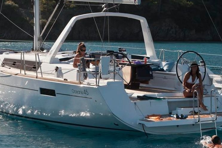 Charter Yacht Beneteau Oceanis 45 - 4 Cabins - Tortola