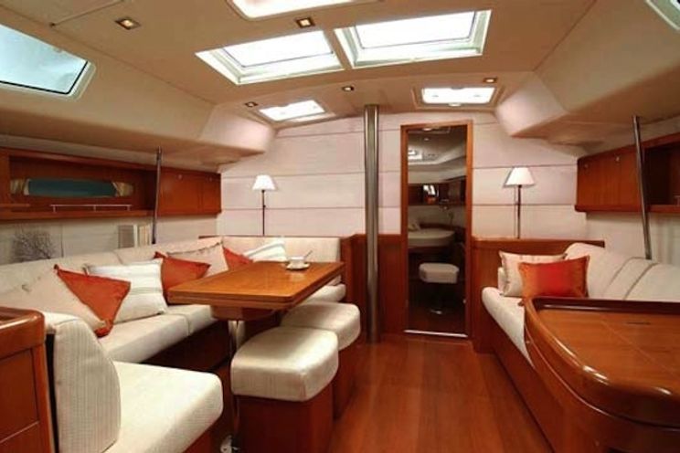 Charter Yacht Oceanis 50 Family - 5 Cabins - Malta