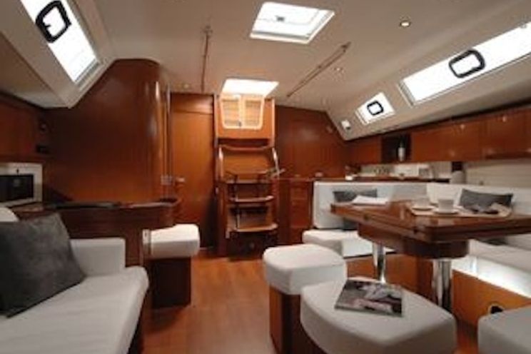 Charter Yacht Oceanis 50 Family - 5 Cabins - Malta