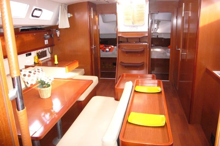 Charter Yacht Oceanis 50 Family - 5 Cabins - Denia