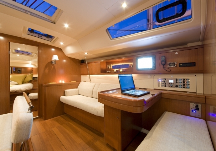Charter Yacht Oceanis 50 - 5 Cabins - Trogir