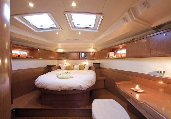 Charter Yacht Oceanis 50 - 5 Cabins - Trogir