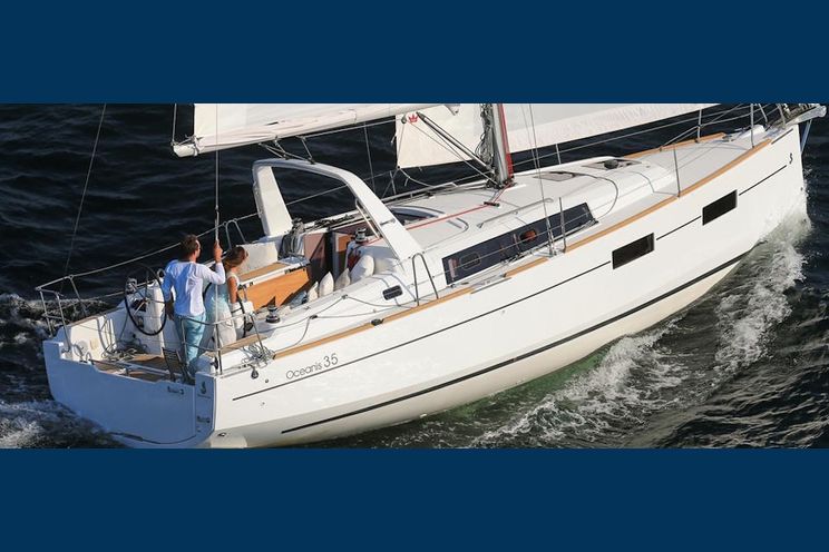 Charter Yacht Oceanis 35 - 3 Cabins - 2015 - Barcelona