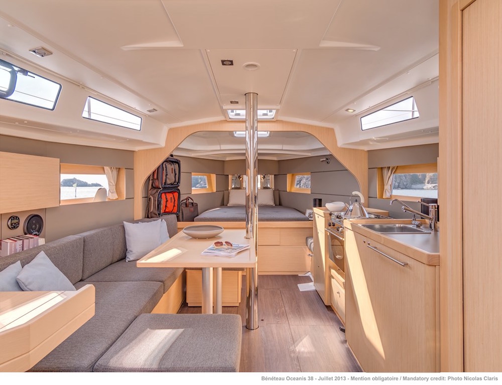 Charter Yacht Oceanis 35 - 3 Cabins - 2015 - Barcelona