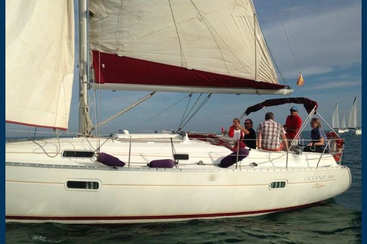 Charter Yacht Oceanis 361 - 3 Cabins - Barcelona