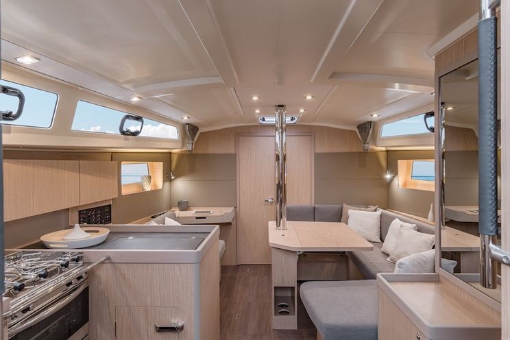 Charter Yacht Oceanis 41.1 - 3 Cabins - 2016 - Barcelona