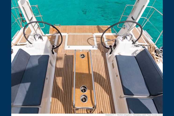 Charter Yacht Oceanis 41.1 - 3 Cabins - Bahamas