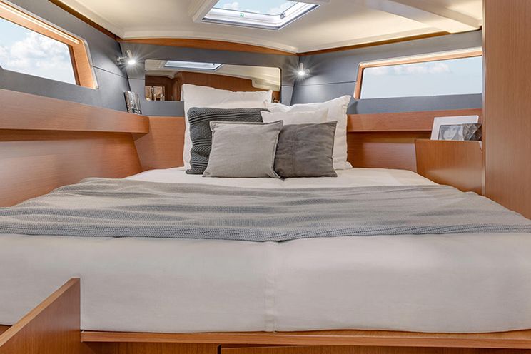 Charter Yacht Oceanis 41.1 - 3 cabins(3 double)- 2020 - Biograd - Sukosan - Sibenik - Trogir