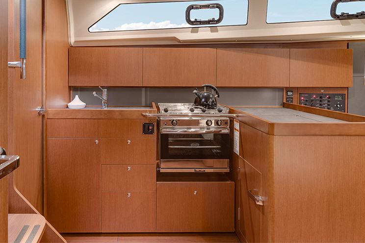 Charter Yacht Oceanis 41.1 - 3 cabins(3 double)- 2020 - Biograd - Sukosan - Sibenik - Trogir