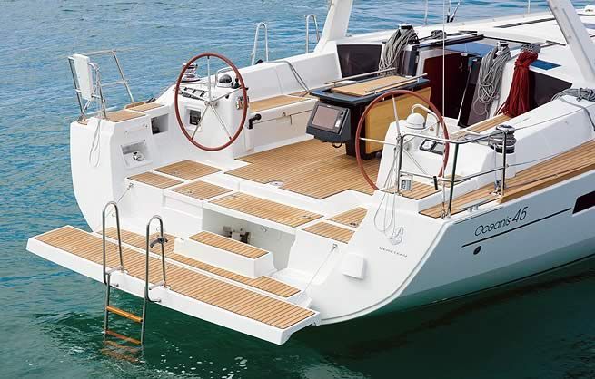 Beneteau Oceanis 45 Stern
