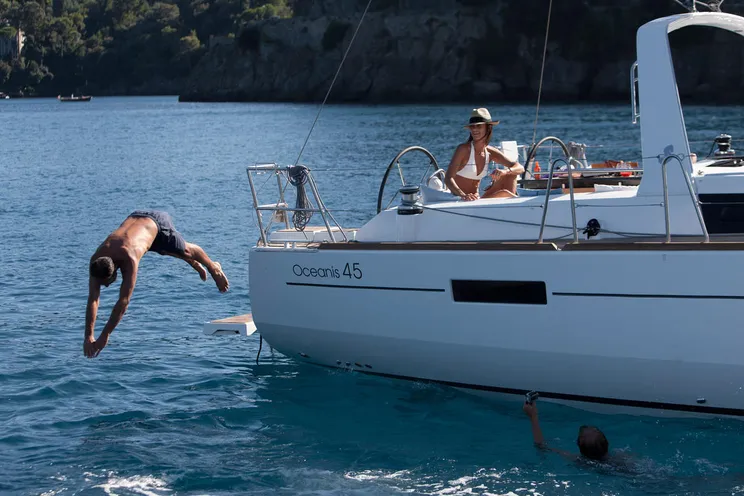 Charter Yacht Oceanis 45 - 4 cabins(4 double)- 2019 - Portorosa - Cap dOrlando - Milazzo