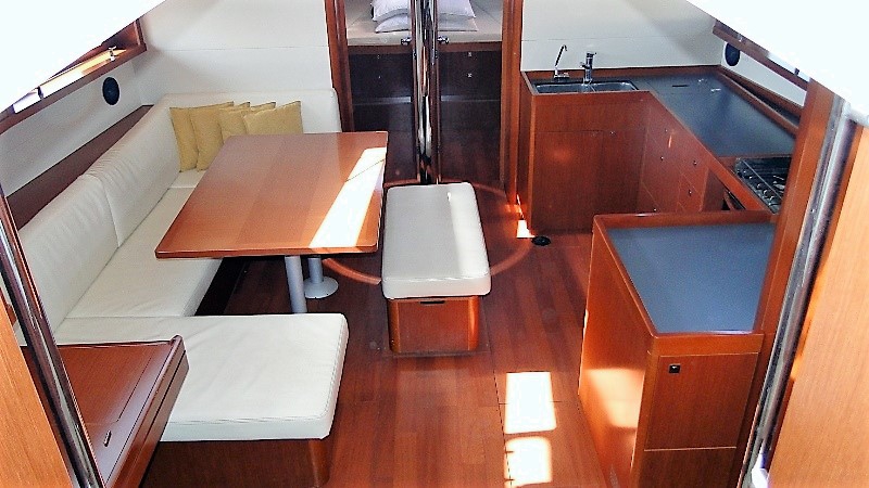 Charter Yacht Oceanis 48 - 4 + 2(4 double,1 bunk and 1 single)- 2018 - Athens - Alimos