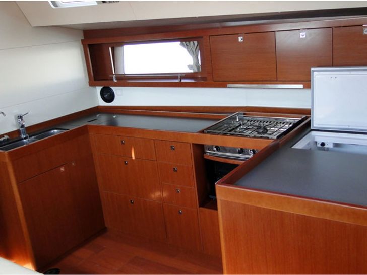 Oceanis 48 - Galley