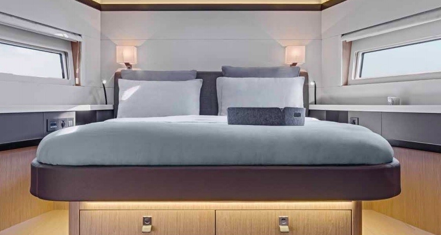 Charter Yacht OCEANIS 62 - 4 Cabins - Rhodes - Mykonos - Paros