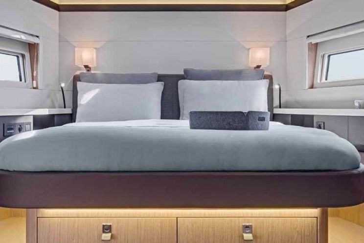 Charter Yacht OCEANIS 62 - 4 Cabins - Rhodes - Mykonos - Paros