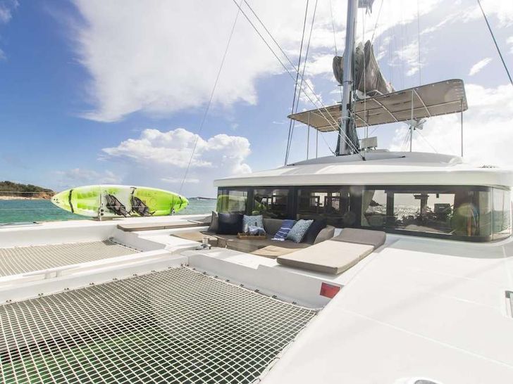 OCELOT Lagoon 52 Bow