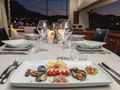 OCTAVIA Sunseeker Predator 82 - indoor dining set up OCTAVIA Sunseeker Predator 82 - indoor dining set up