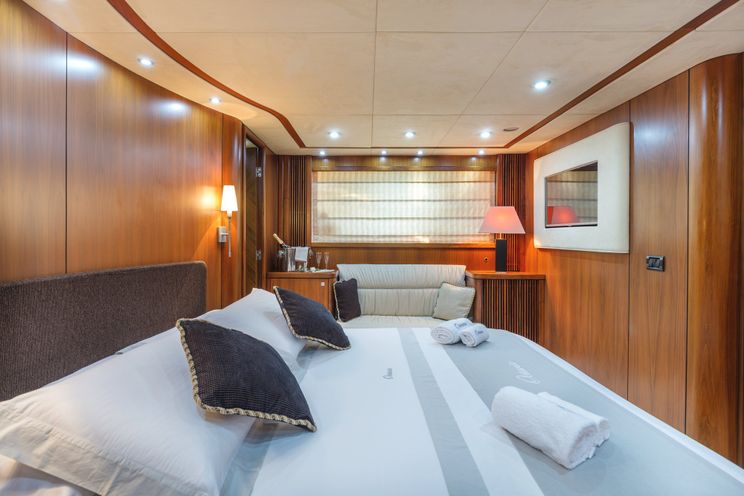 Charter Yacht OCTAVIA - Sunseeker Predator 82 - 4 Cabins - Porto Cervo - Poltu Quatu - Olbia - Sardinia - Italy