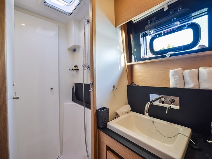 bathroom bathroom