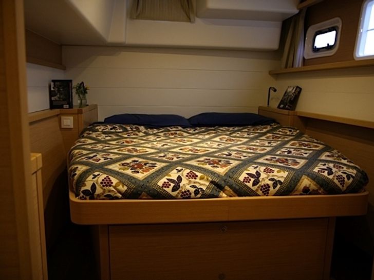 OKEANOS Lagoon 450 Catamaran VIP Cabin OKEANOS Lagoon 450 Catamaran VIP Cabin