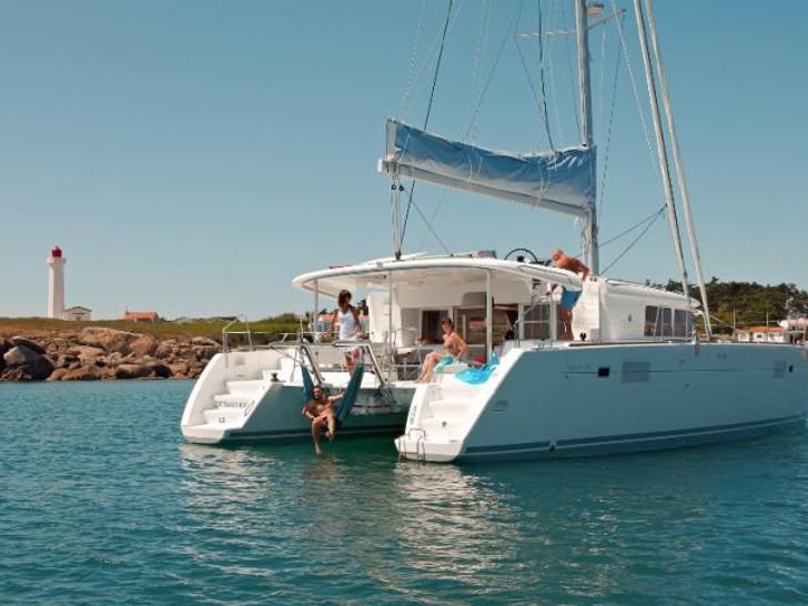 OKEANOS Lagoon 450 Catamaran Exterior OKEANOS Lagoon 450 Catamaran Exterior