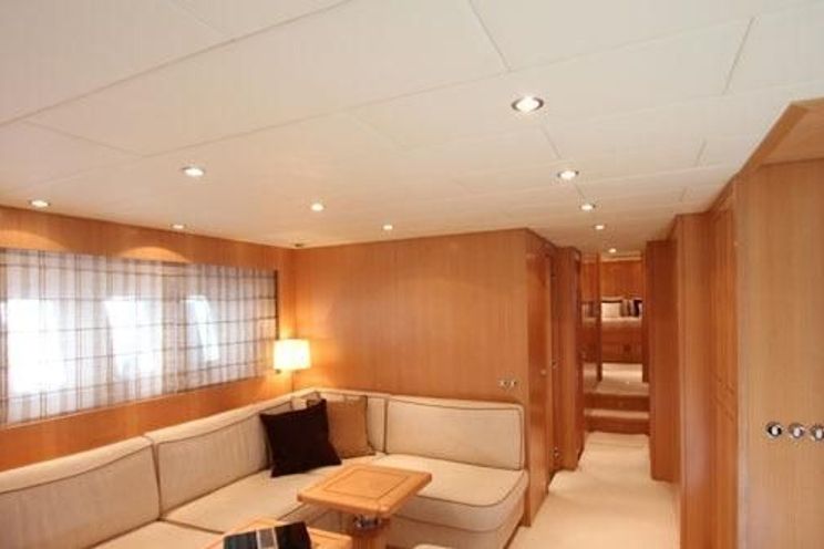 Charter Yacht OLA MONA - Leopard(Arno)24m - 3 Cabins - St Tropez - Cannes - Nice - Monaco