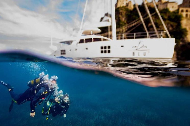 Charter Yacht OMBRE BLU - Sunreef 70 - 3 Cabins - Naples - Amalfi - Sicily