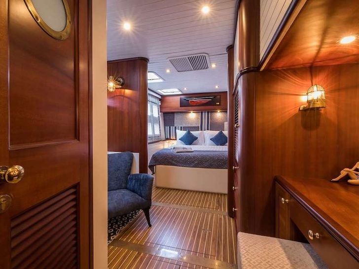 OMBRE BLU Sunreef 70 Master Suite OMBRE BLU Sunreef 70 Master Suite