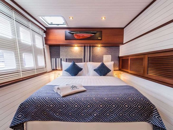 OMBRE BLU Sunreef 70 Master OMBRE BLU Sunreef 70 Master