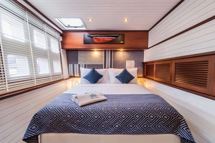 Charter Yacht OMBRE BLU - Sunreef 70 - 3 Cabins - Naples - Amalfi - Sicily